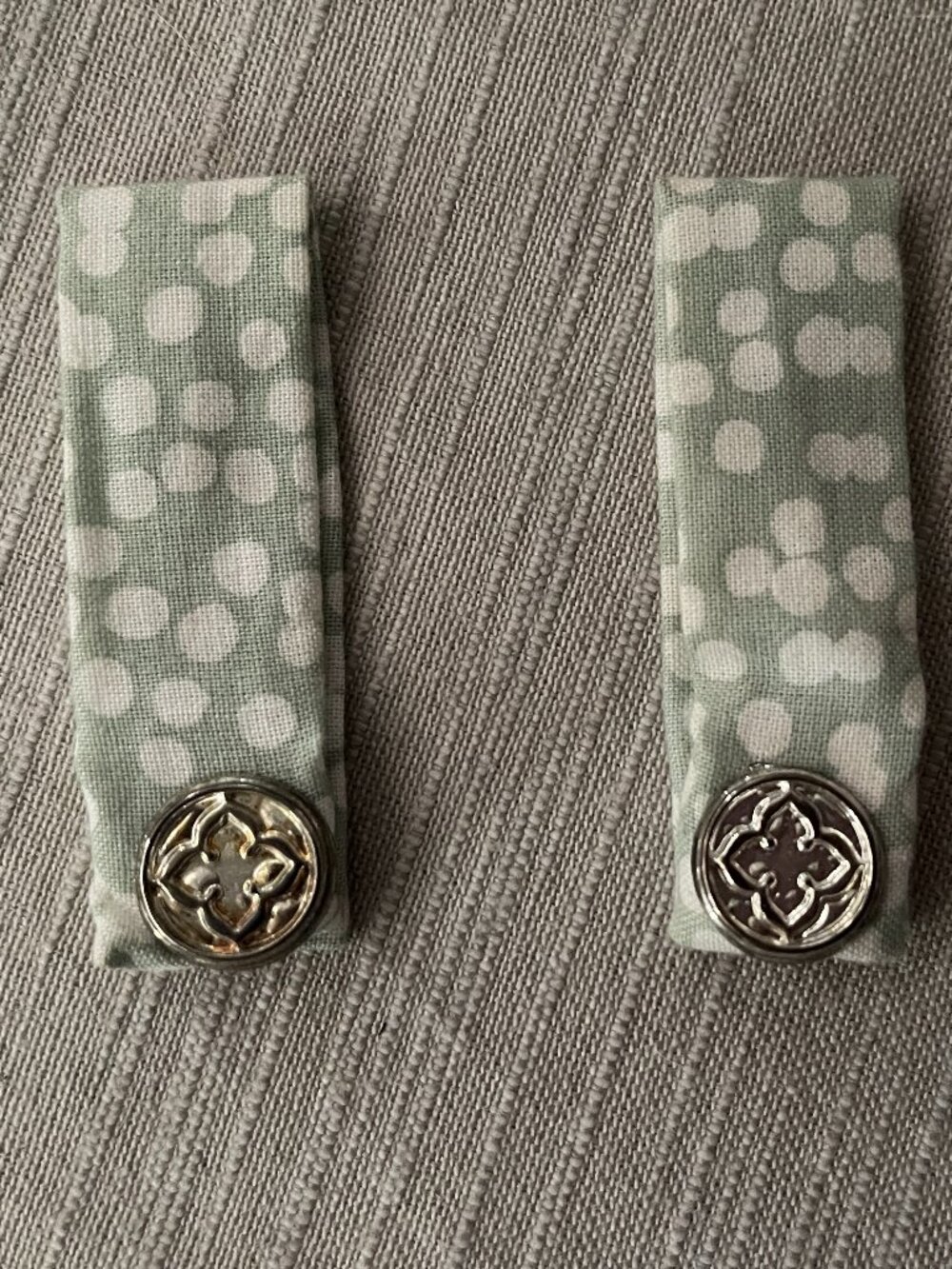 Set of 2 Mint Green & White Polka Dot Magnetic Clothing Cinchers/Poppy Clips